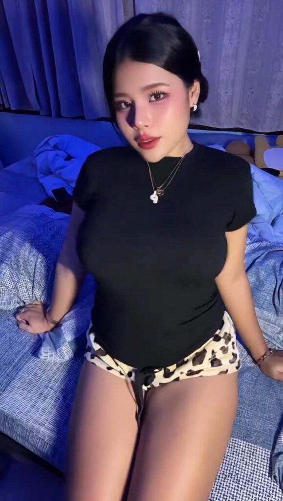 คลิปหลุด honeyployy